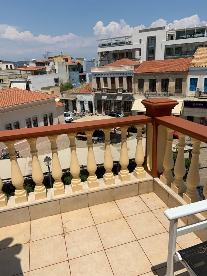 Amfitrion City Gythio Bagian luar foto